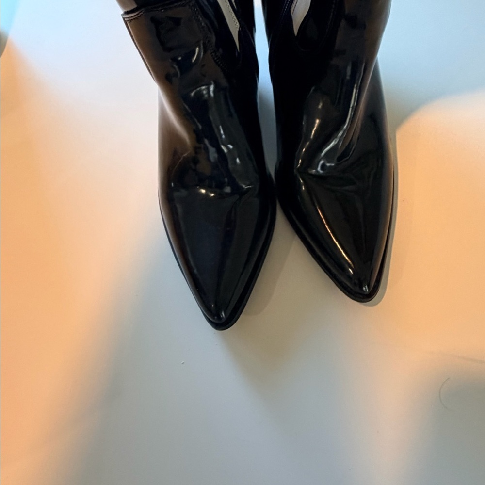 Stylish Black and White Flame Boots - Picture 8 of 12